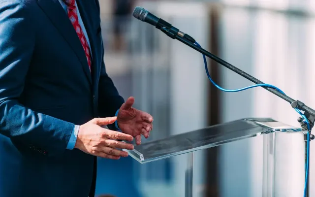 Political Speech Picks That Rally a Crowd and Keep It Fun