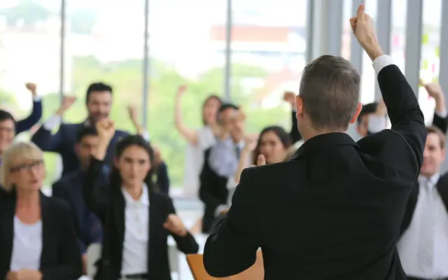 Mastering the Impromptu Presentation: How to Engage Any Audience Instantly