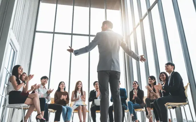 Impromptu Speech Examples That Inspire Better Meetings