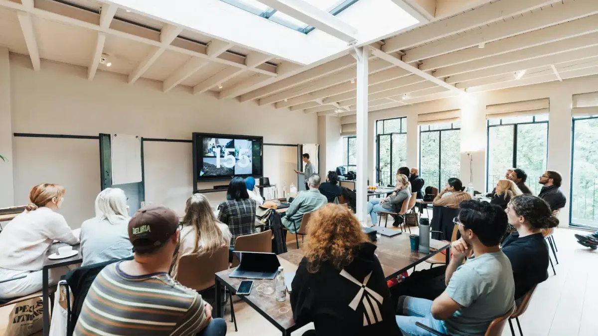 Multimedia Presentation Tips That Capture Attention and Drive Response