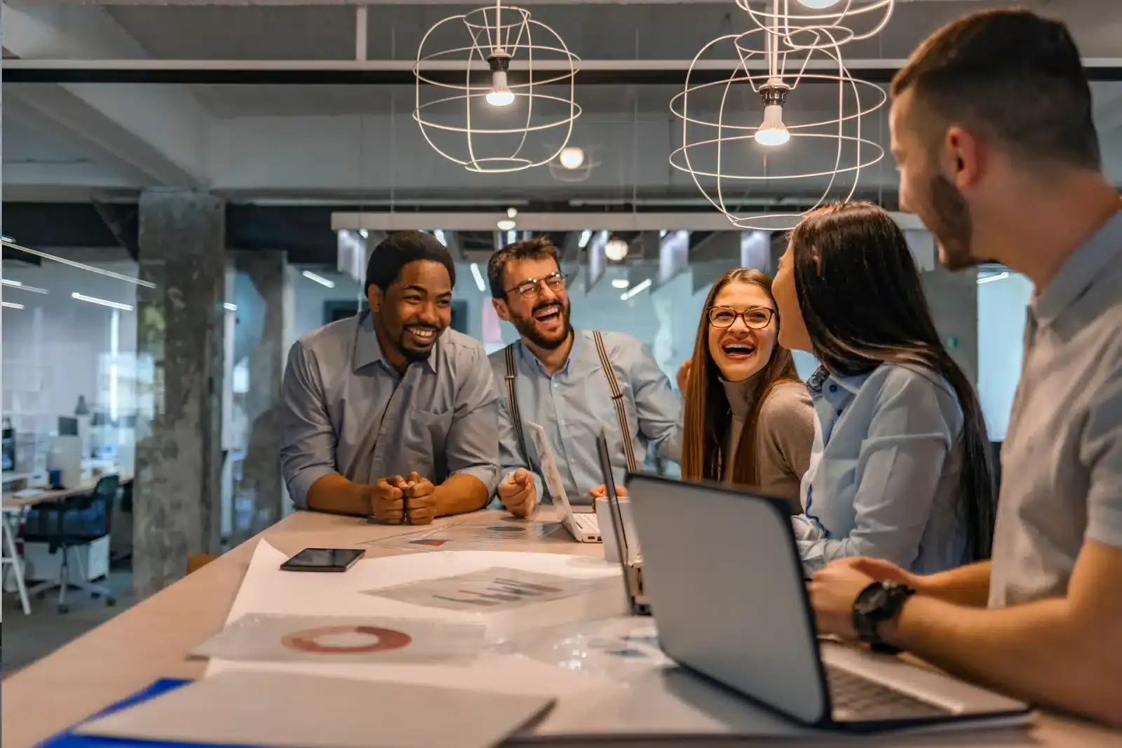 Presentation night ideas built for teams: themes, games, and interactive formats that spark real laughter and stronger bonds. Presentation Night Ideas That Spark Laughter and Real Team Bonding