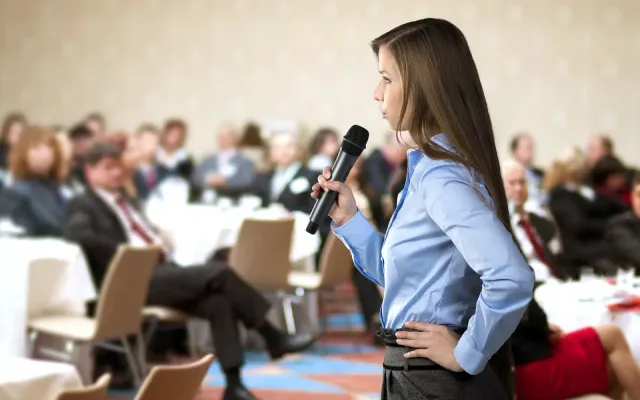 How to Use a Sample Speech Outline to Create Instant Audience Engagement