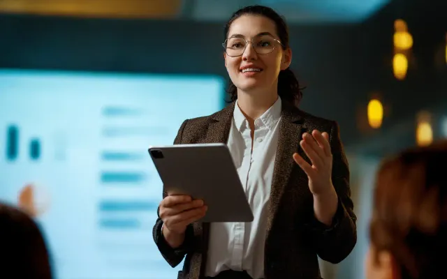 How to Build Speaking Outlines That Keep You Focused and Clear